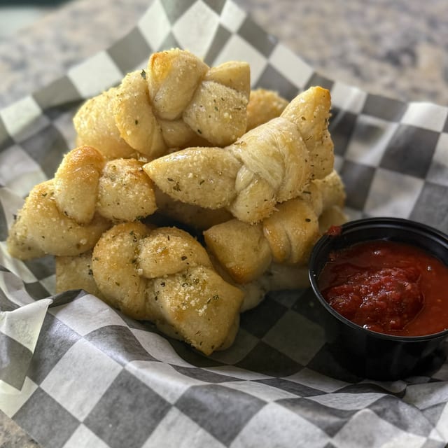Garlic Knots 1/2 Dozen.